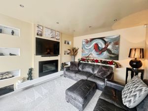 Lounge- click for photo gallery